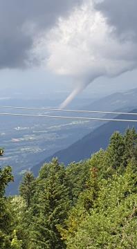 MINI TORNADO NAD PREDDVOROM S KRVAVCA, FOTO IZTOK GOLOB (3)